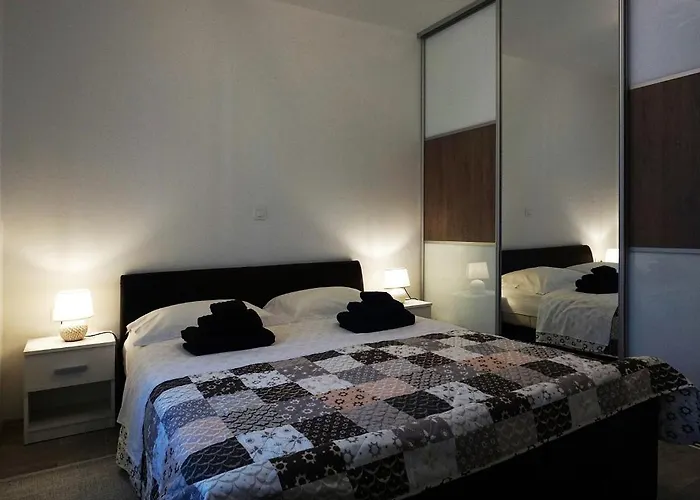 Deluxe Apartment Joia With Balcony On The Beach Bacvice, Free Parking, Old Town, Near Ferry Port