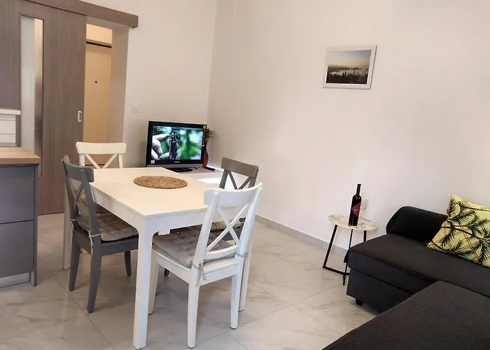 Deluxe Apartment Joia With Balcony On The Beach Bacvice, Free Parking, Old Town, Near Ferry Port