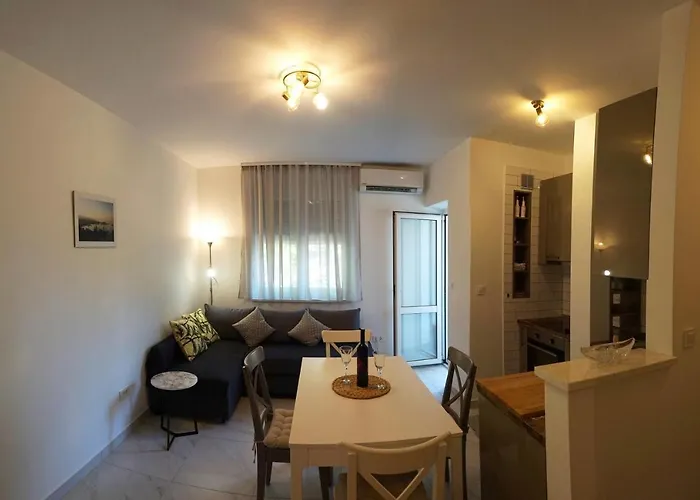 Deluxe Apartment Joia With Balcony On The Beach Bacvice, Free Parking, Old Town, Near Ferry Port