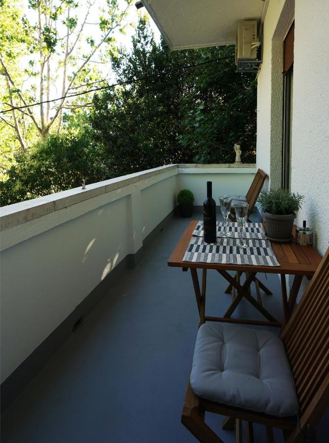 Deluxe Joia With Balcony On The Bacvice, Free Parking, Old Town, Near Ferry Port Apartment *