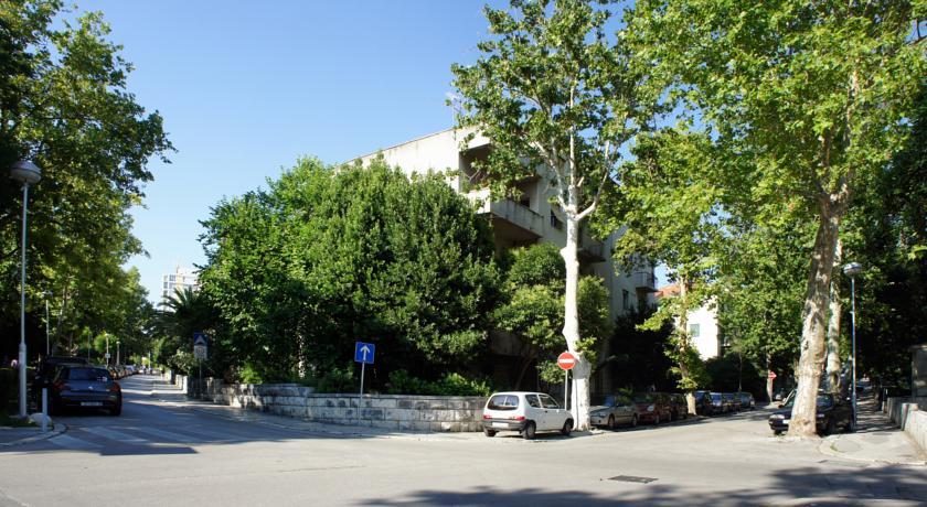 Deluxe Joia With Balcony On The Bacvice, Free Parking, Old Town, Near Ferry Port Apartment Split